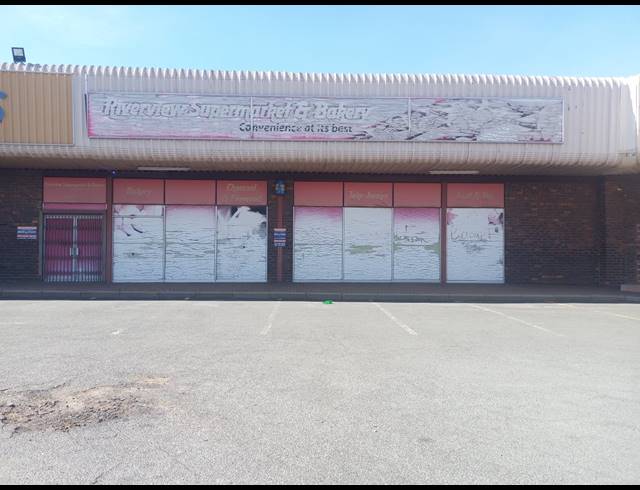 1,500M² BUILDING FOR SALE IN THREE RIVERS EAST